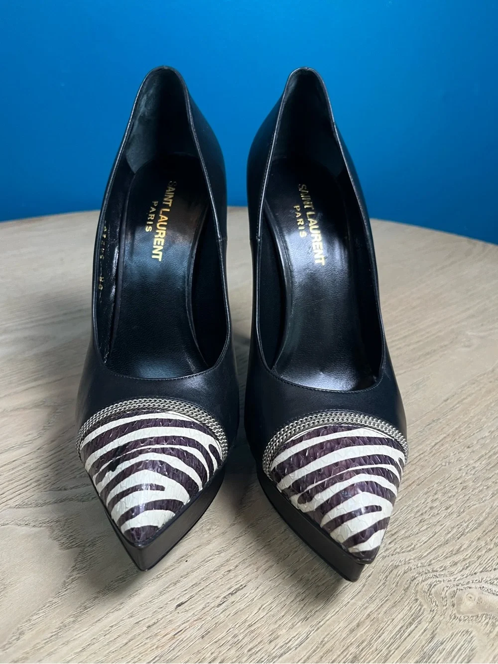 Saint Laurent Black Leather Pumps with Zebra-Print Pointed Toe - Picture 8 of 12